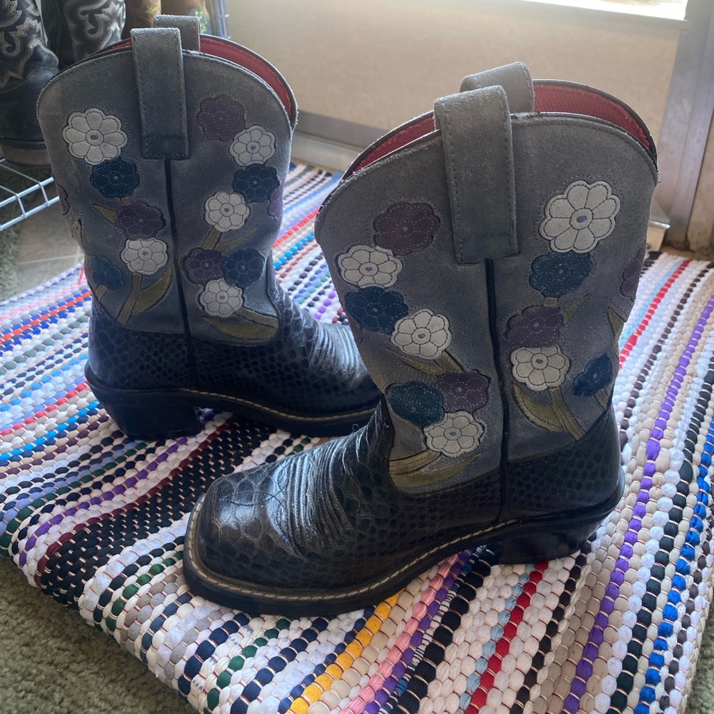 Ariat leather boots Size 6B